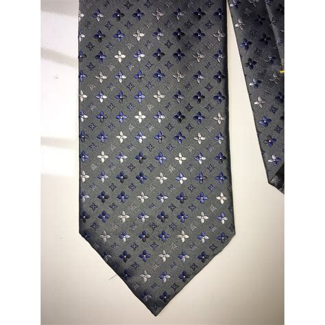 lv tie price.